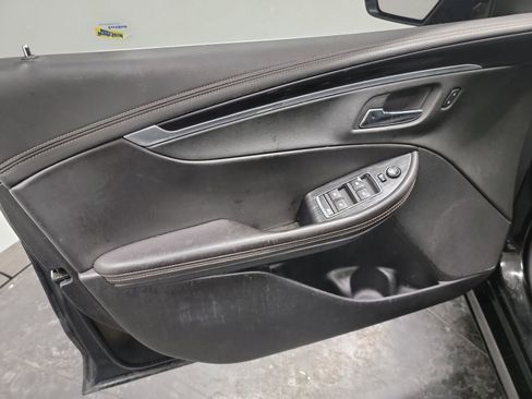 Used 2017 Chevrolet Impala LT image 13