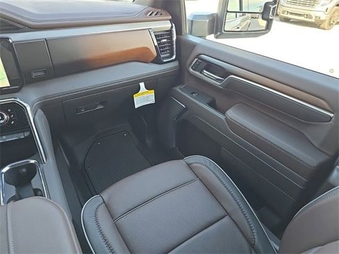 New 2025 GMC Sierra 2500 Denali w/ Max Trailering Package image 15