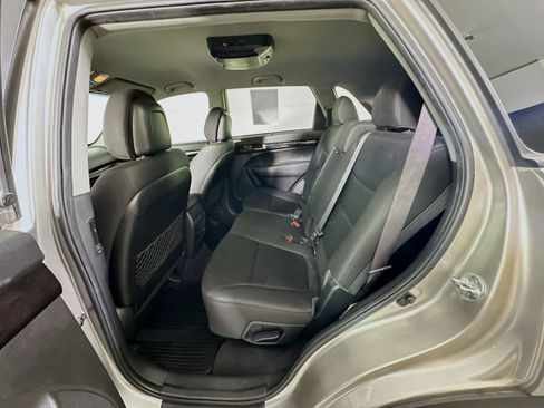 Used 2015 Kia Sorento LX FWD image 25