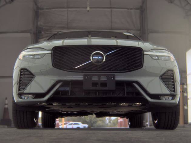 Used 2026 Volvo XC60 B5 Plus AWD/4WD image 2