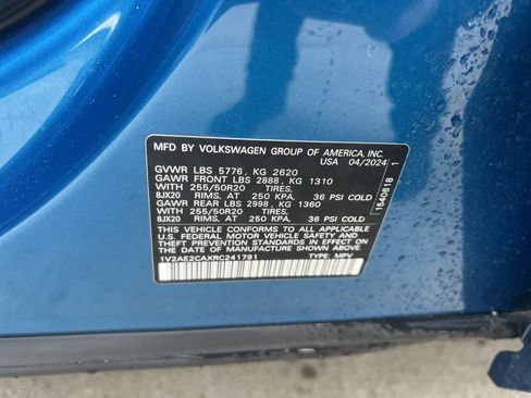 Certified 2024 Volkswagen Atlas Cross Sport SEL R-Line image 33