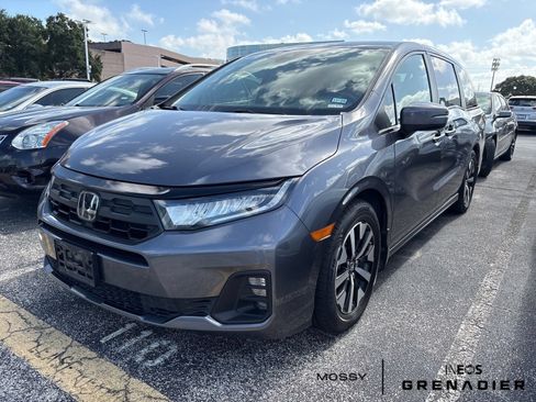 Used 2025 Honda Odyssey EX-L image 2