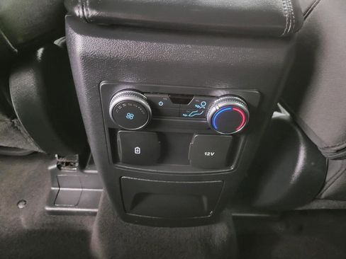 Used 2022 Ford Explorer XLT image 18