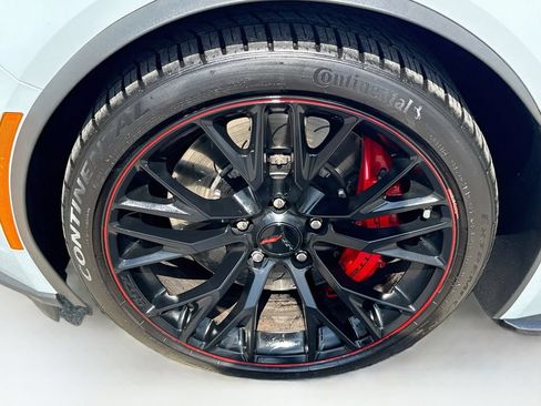 Used 2019 Chevrolet Corvette Z06 RWD image 36