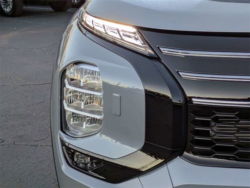 New 2026 Mitsubishi Outlander AWD image 10