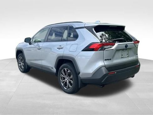 Used 2022 Toyota RAV4 XLE Premium AWD/4WD image 3