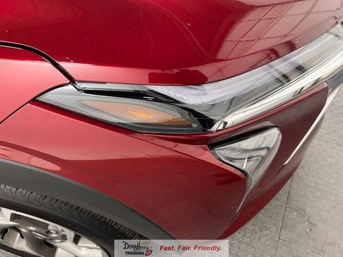 Used 2025 Chevrolet Trax LT w/ LT Convenience Package FWD image 10