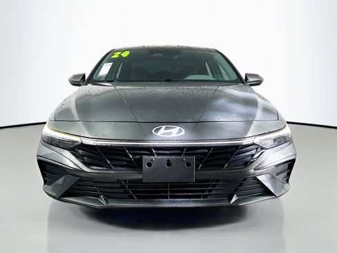 Used 2024 Hyundai Elantra Blue FWD image 11