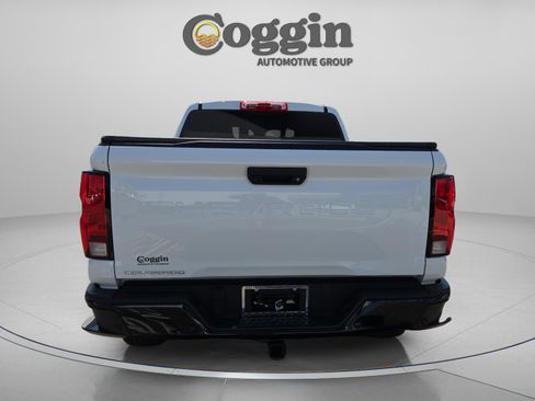 Used 2025 Chevrolet Colorado Trail Boss AWD/4WD image 4