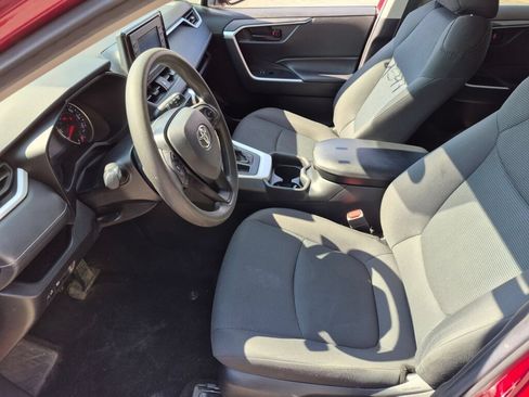 Used 2021 Toyota RAV4 LE AWD/4WD image 14