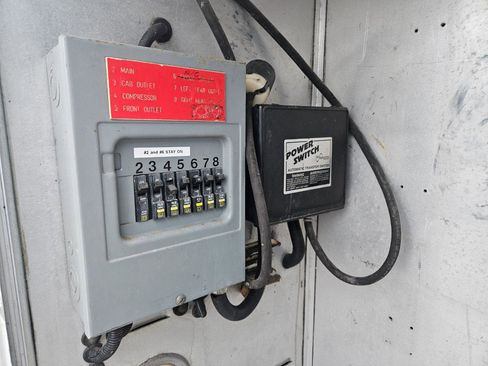 Used 2000 Ford F350 12 ft. E-One Utility Body image 34