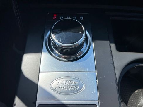 Used 2018 Land Rover Discovery SE image 60