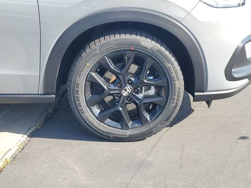 Certified 2025 Honda HR-V Sport image 6