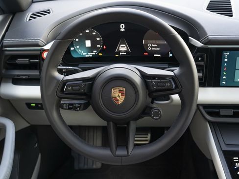 Used 2025 Porsche Macan 4S Electric image 19