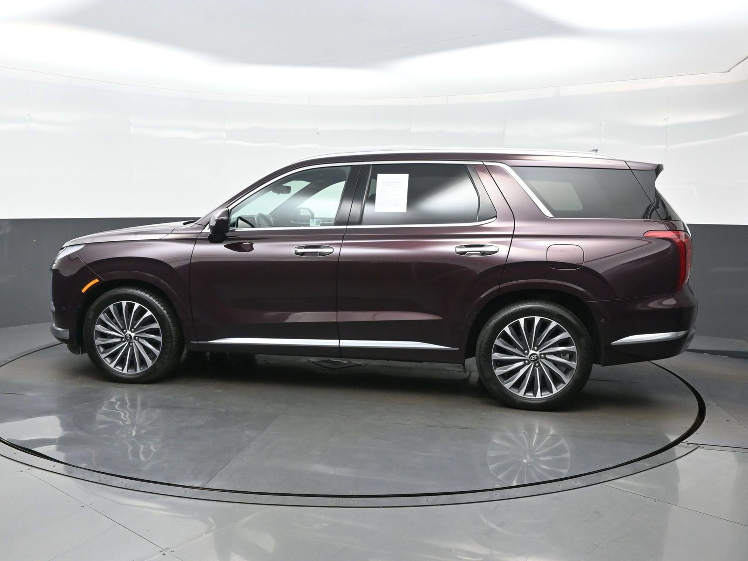 Certified 2024 Hyundai Palisade Calligraphy AWD/4WD image 3