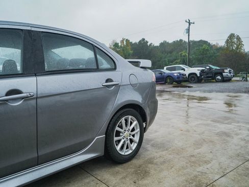 Used 2016 Mitsubishi Lancer ES image 32