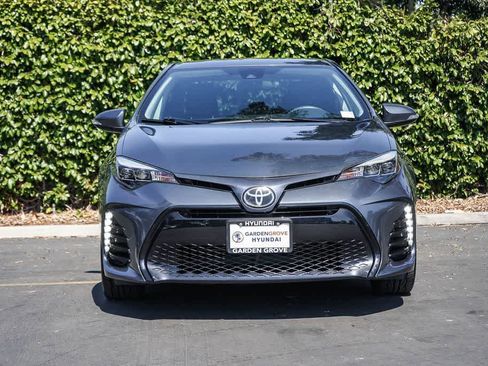 Used 2017 Toyota Corolla SE w/ SE Premium Package FWD image 2