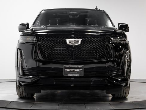 Used 2022 Cadillac Escalade Sport w/ Touring Package AWD/4WD image 39