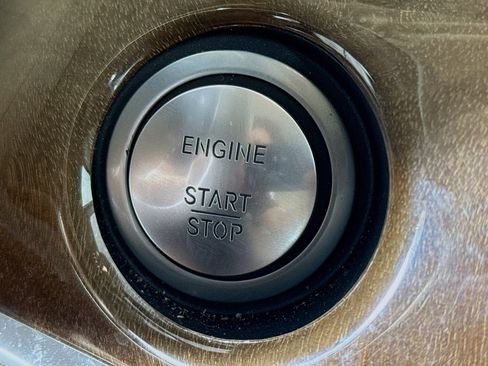 Used 2017 Mercedes-Benz S 550 Sedan image 21