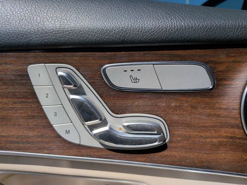 Used 2020 Mercedes-Benz GLC 300 image 28