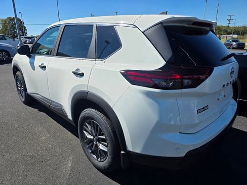 New 2026 Nissan Rogue S image 5