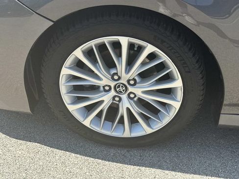 Used 2018 Toyota Camry XLE w/ Driver Assist Package FWD image 9