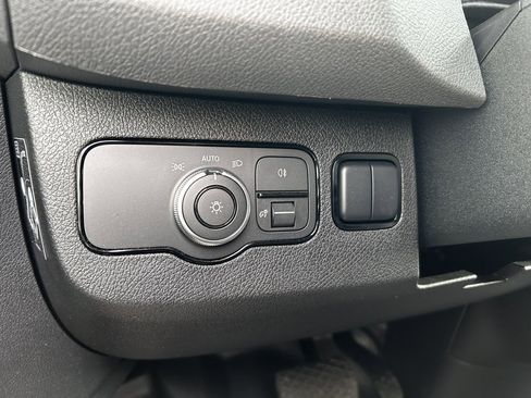 Used 2025 Mercedes-Benz Sprinter 2500 image 25