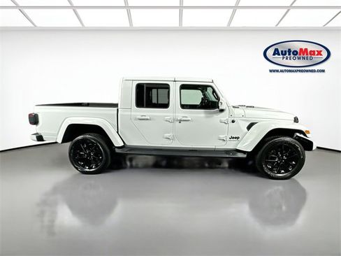 Used 2023 Jeep Gladiator Overland image 9