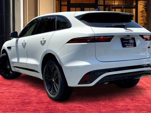 New 2026 Jaguar F-PACE R-Dynamic S image 2