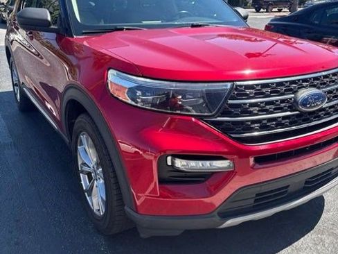 Used 2022 Ford Explorer XLT w/ Equipment Group 202A RWD image 5