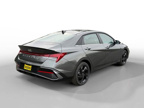 New 2026 Hyundai Elantra SEL Sport Premium image 5