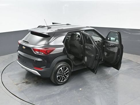 Used 2025 Chevrolet TrailBlazer LT AWD/4WD image 25