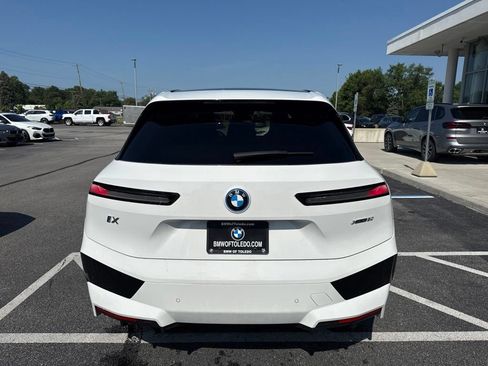 Used 2024 BMW iX xDrive50 w/ Premium Package AWD/4WD image 23