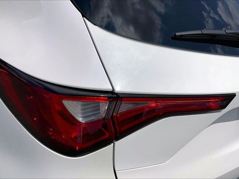Used 2024 Acura MDX SH-AWD w/ Technology Package image 29