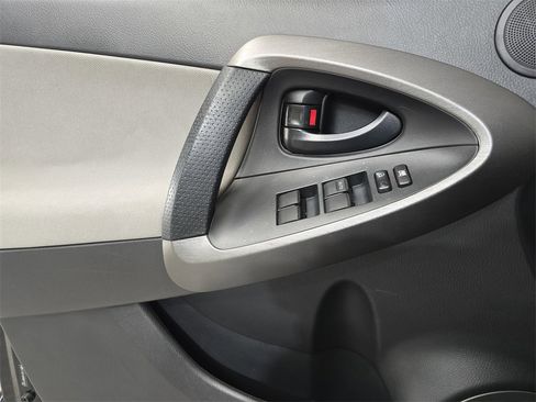 Used 2011 Toyota RAV4 Limited image 27