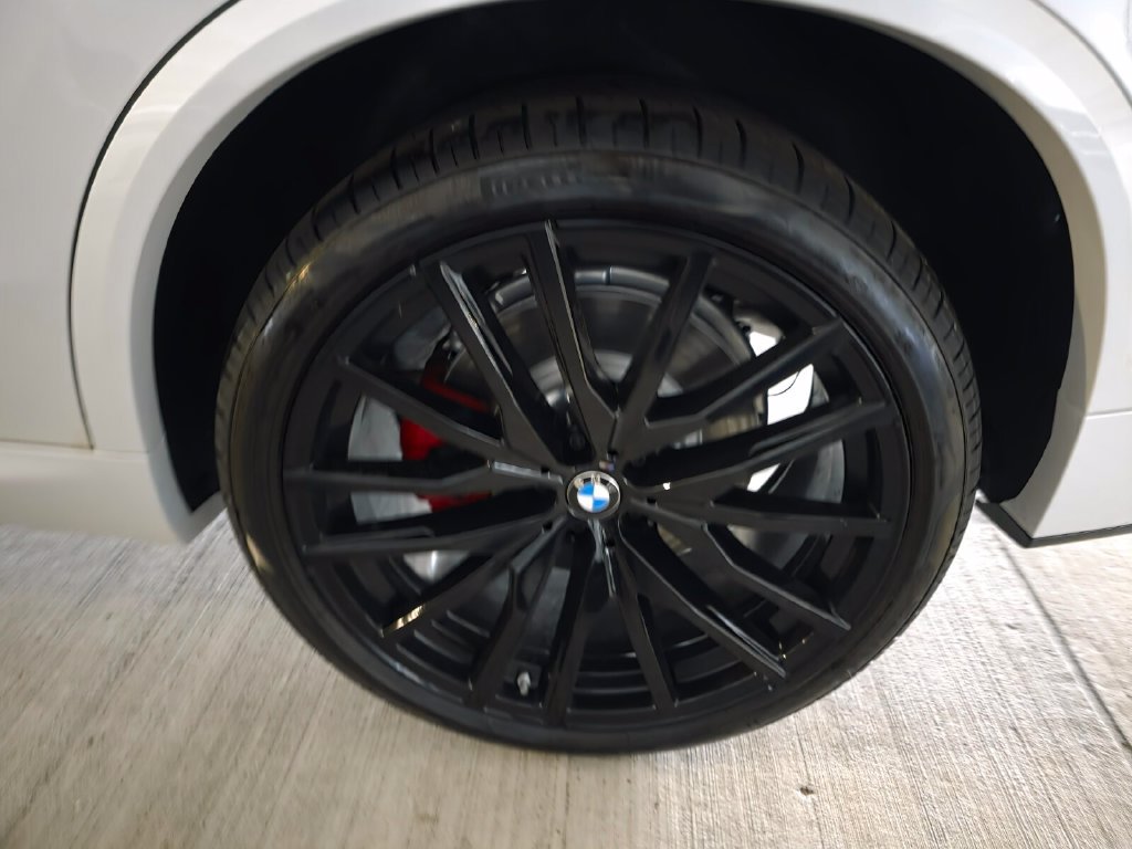 New 2026 BMW X5 M60i w/ Executive Package AWD/4WD image 6
