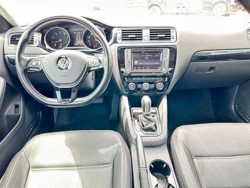 Used 2017 Volkswagen Jetta SEL FWD image 9