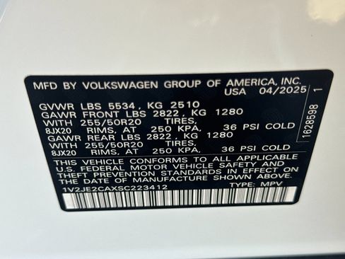 Used 2025 Volkswagen Atlas Cross Sport SE FWD image 44