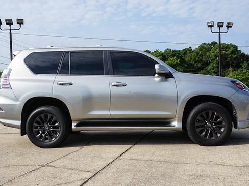 Used 2023 Lexus GX 460 Premium w/ Premium Package AWD/4WD image 3