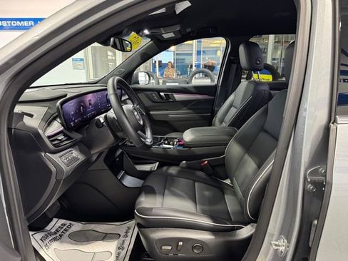 Used 2025 Buick Enclave Preferred image 8