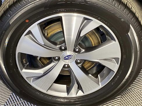 Used 2023 Subaru Ascent Premium w/ Convenience Package image 28