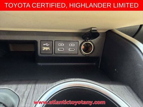 Certified 2024 Toyota Highlander Limited AWD/4WD image 27