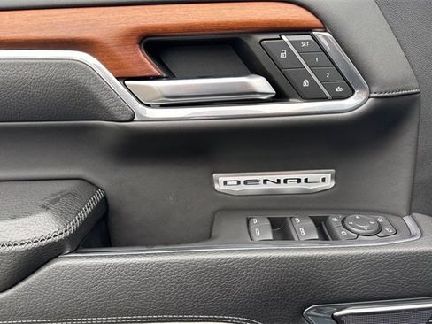 Used 2023 GMC Sierra 1500 Denali w/ Denali Reserve Package image 11