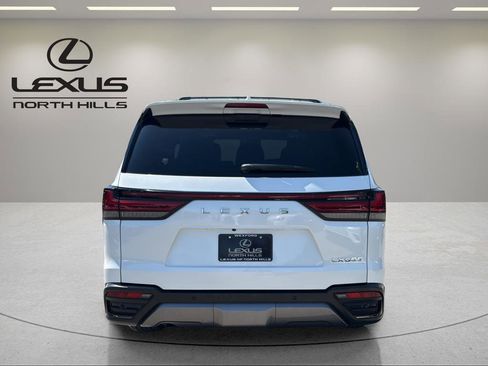 Used 2023 Lexus LX 600 4WD w/ Appearance Package image 7