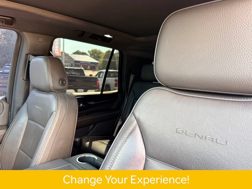 Used 2022 GMC Yukon Denali w/ Denali Premium Package RWD image 18