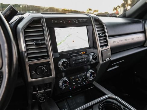 Used 2020 Ford F250 Platinum w/ FX4 Off-Road Package image 25