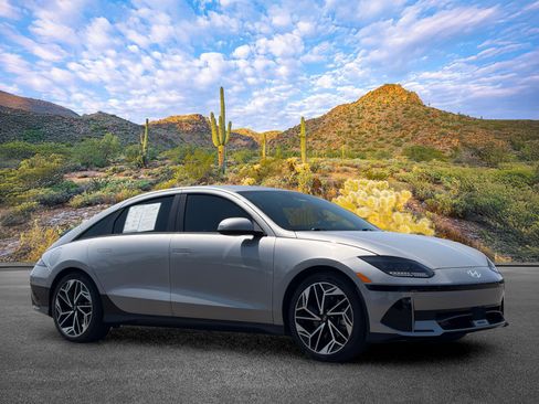 Used 2023 Hyundai Ioniq 6 SEL RWD image 2