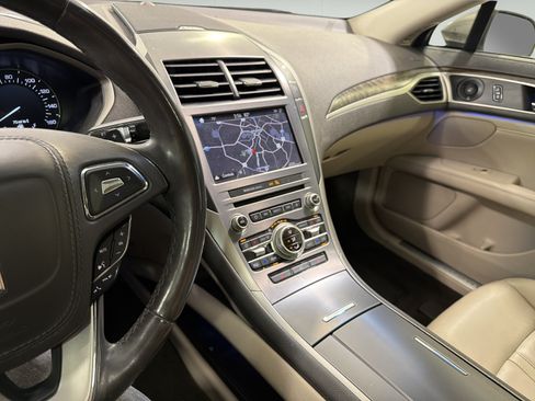 Used 2019 Lincoln MKZ Reserve w/ Reserve Plus Package FWD image 17