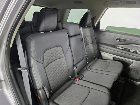 Used 2025 Nissan Pathfinder SV FWD image 17