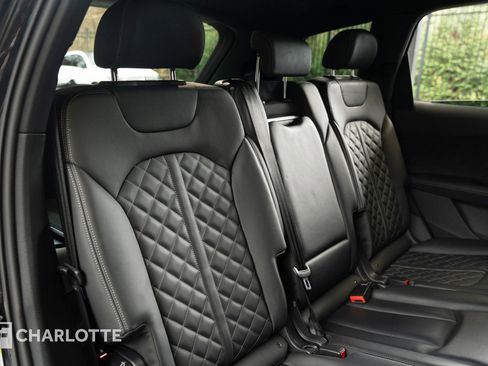 Used 2023 Audi SQ7 Premium Plus w/ Towing Package image 37